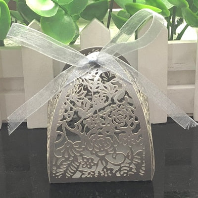 DIY349 : 10pcs/lot Laser Cut Flower candy Boxes (10 Colors )