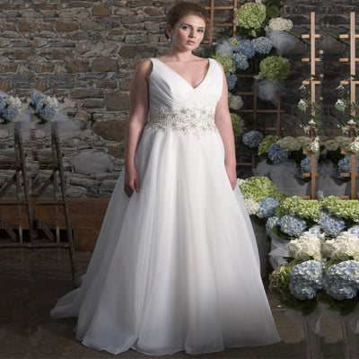 CW572 Classic plus size pearls beaded Wedding Dress