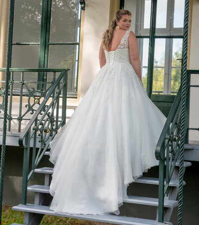 CW497 Plus size V-neck A-line Bridal dress