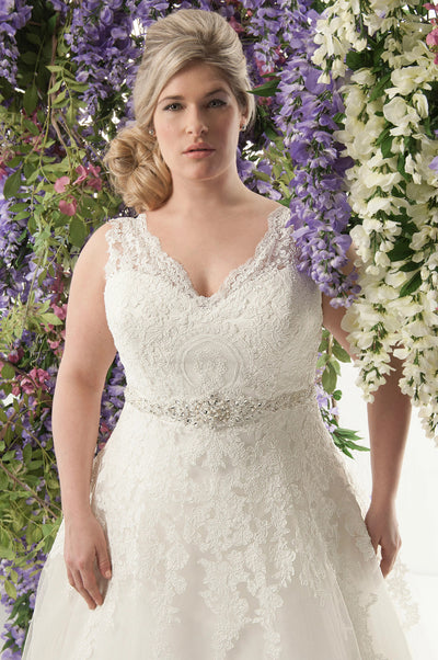 CW329 Real picture plus size A-line Wedding dress with crystal belt