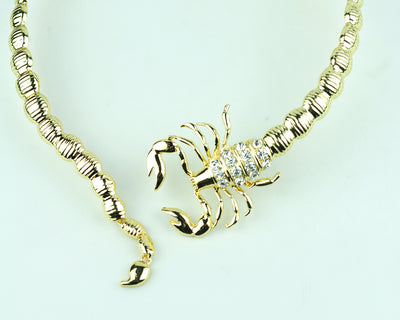 BJ89 Trendy scorpion necklace (Gold/Silver)