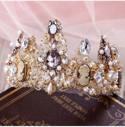 BJ101 Set of Vintage Bridal Jewelry (Tiara and Earring )