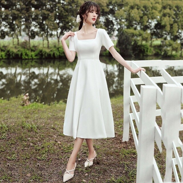 Short, Simple Wedding Dress Made of Satin, Tea-length Wedding Dress With  Sleeves, Fitted, Midi Wedding Dress With V-neck Sakura Dress 