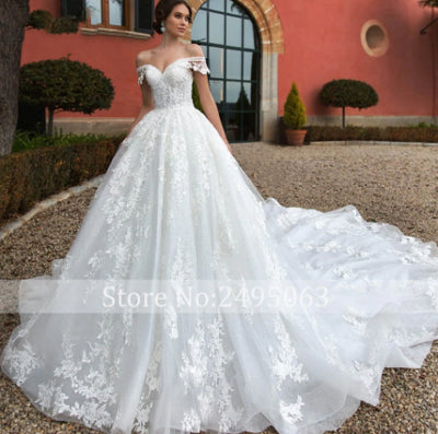 HW232 High quality boat neck A-Line Bridal gown with royal train