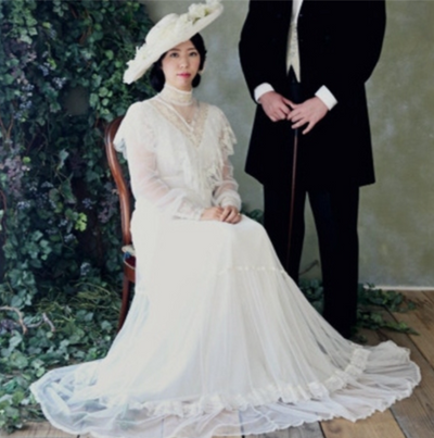 CW395 Real Sample Photo : Vintage high neck Wedding dress