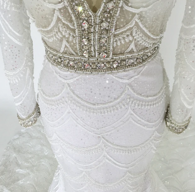 HW131 High-quality Embroidery Beaded Deep V-Neck Wedding gown