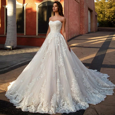 HW78 Strapless Appliques Tulle A-line Wedding Dress