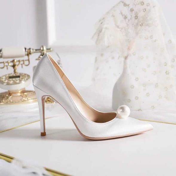 Simple 2025 wedding shoes