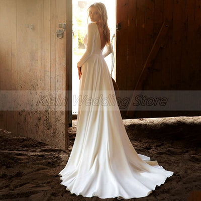 CW654 Simple Deep V-neck Bridal dress