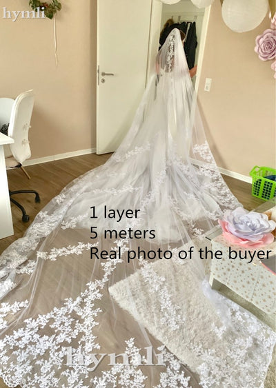 BV40  Lace Applique Wedding Veil with Comb